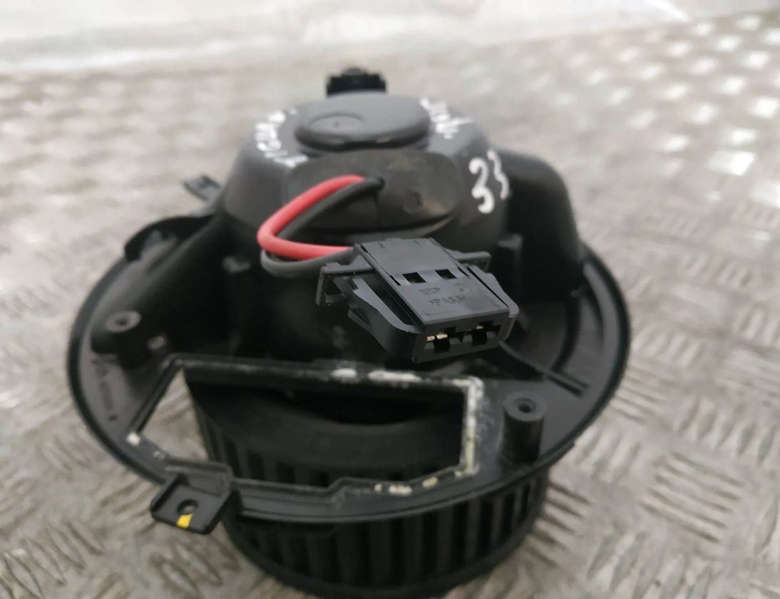 VOLKSWAGEN Tiguan 1 generation (2007-2017) Heater Blower Fan 1K2820015G 17995728