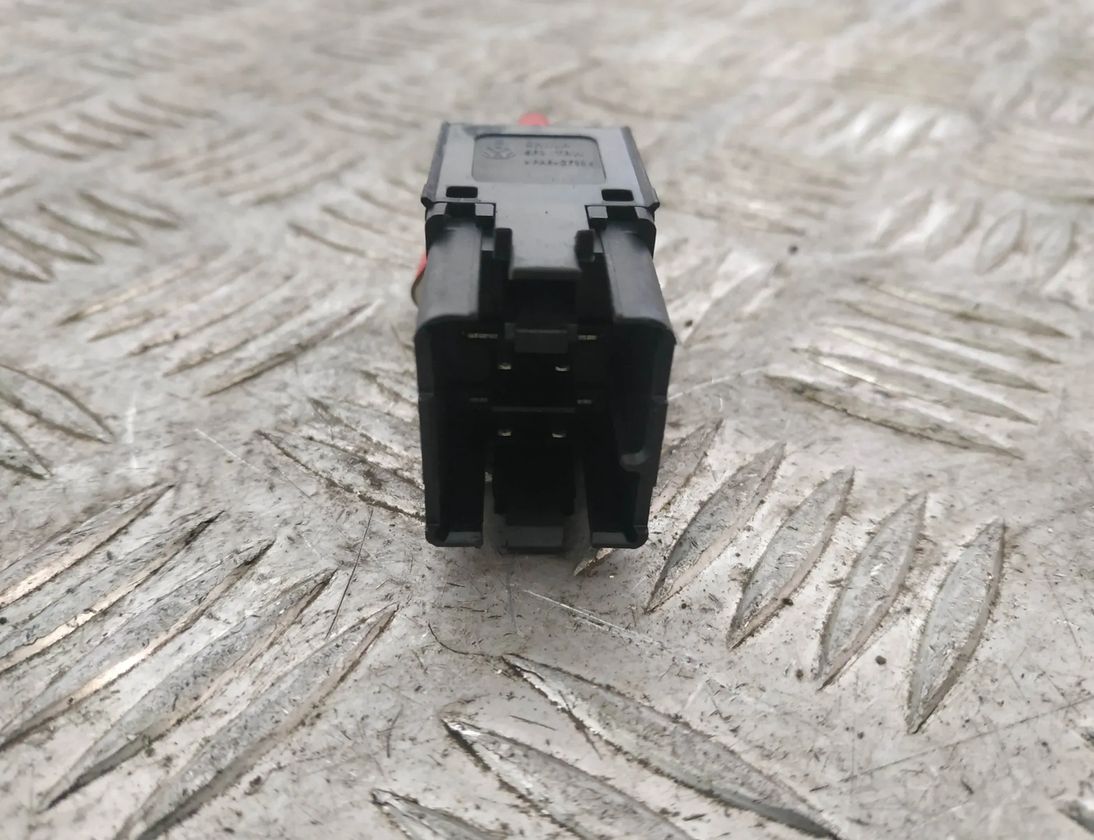 VOLKSWAGEN Tiguan 1 generation (2007-2017) Avārijas poga 5M0953509A 18025944