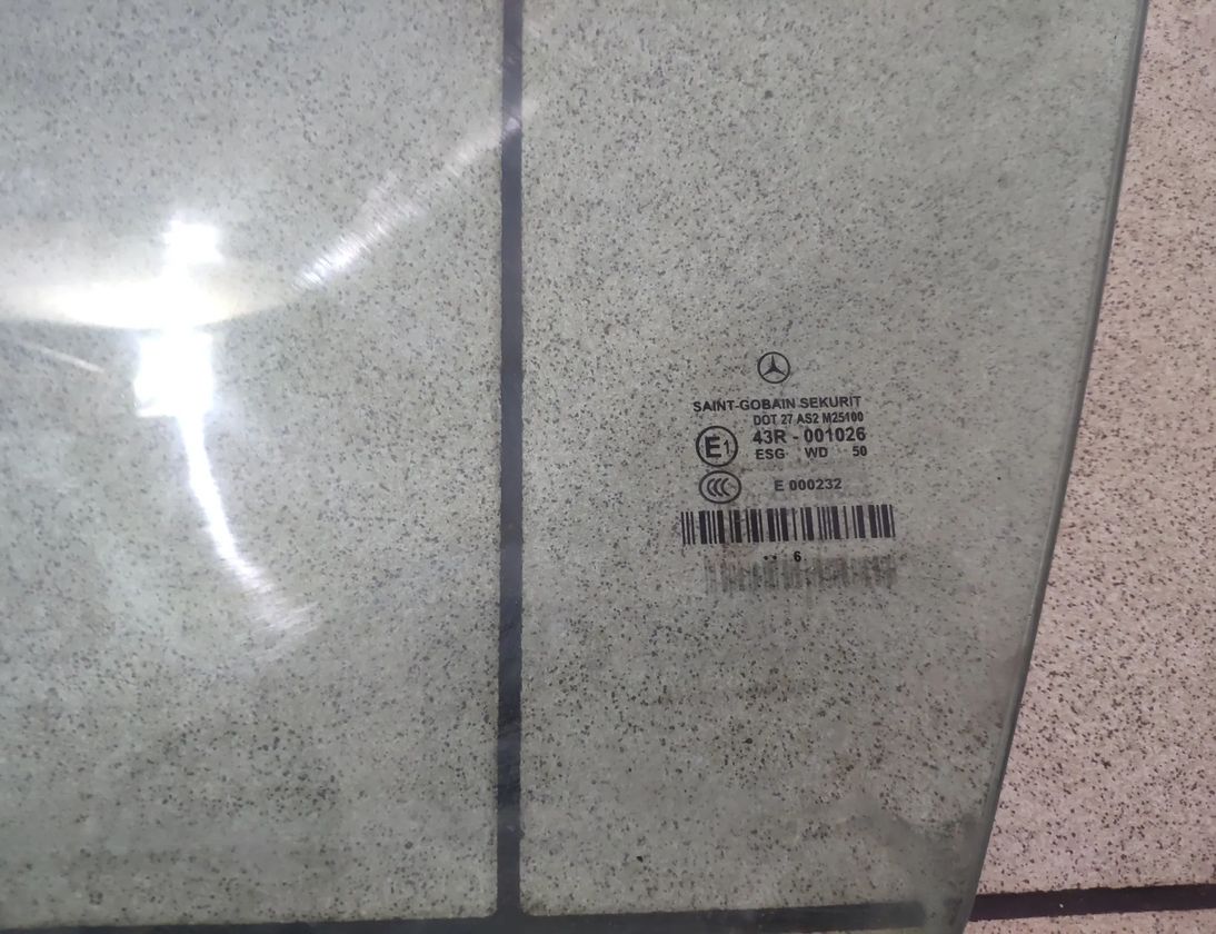 MERCEDES-BENZ CLS-Class C219 (2004-2010) Front Left Door Glass 43R-001026,E000232 18143877