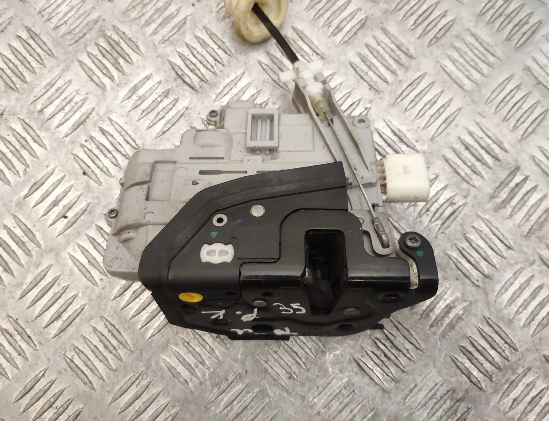 VOLKSWAGEN Touareg 2 generation (2010-2018) Замок передней левой двери 8J2837015A 19542218