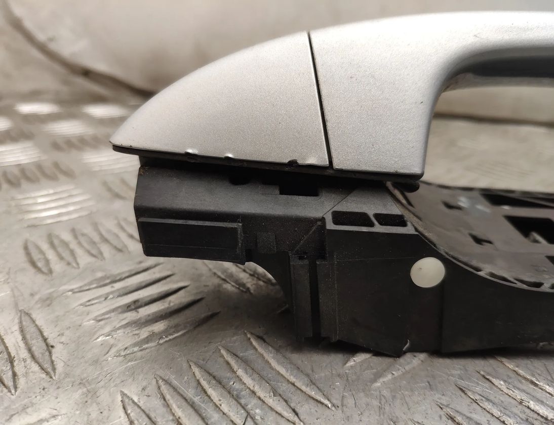 VOLKSWAGEN Touareg 2 generation (2010-2018) Rear Left Door Exterior Handle 5N0837017C 19542301