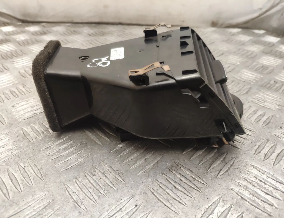 VOLKSWAGEN Touareg 2 generation (2010-2018) Dashboard Air Vents 7P2819728,RHD 20289139