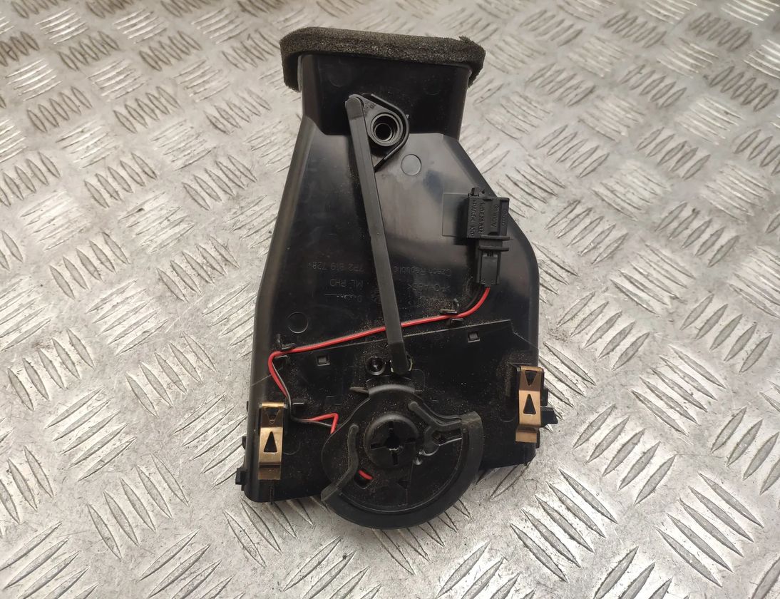 VOLKSWAGEN Touareg 2 generation (2010-2018) Dashboard Air Vents 7P2819728,RHD 20289139