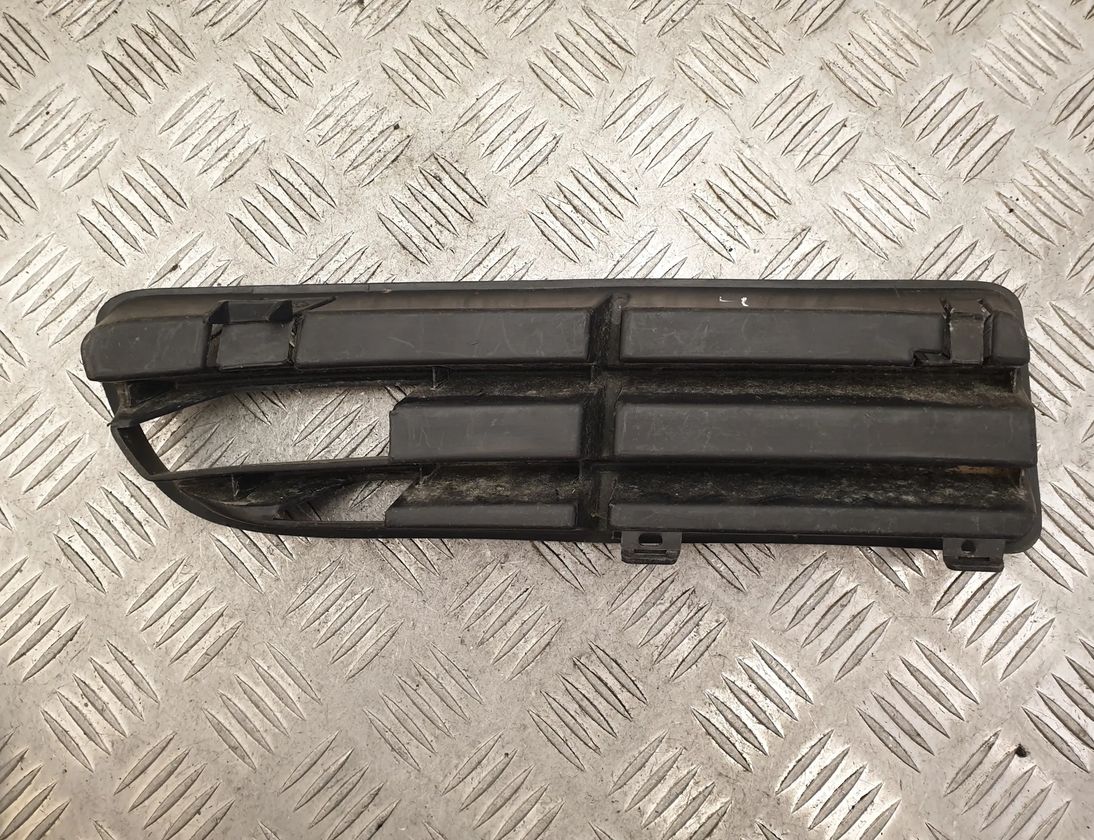 VOLKSWAGEN Bora 1 generation (1998-2005) Решетка бампера передняя левая 1J5853665A 20406508