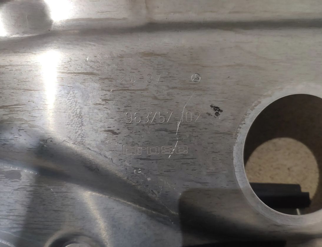 MERCEDES-BENZ C-Class W204/S204/C204 (2004-2015) Priekšējo kreiso durvju logu pacēlājs A2047600734,A2047201335,A2048901167,A2047200179,A2048704326,A2048201902,A2048204102,A204820751,A2044400605,963757102 20580637