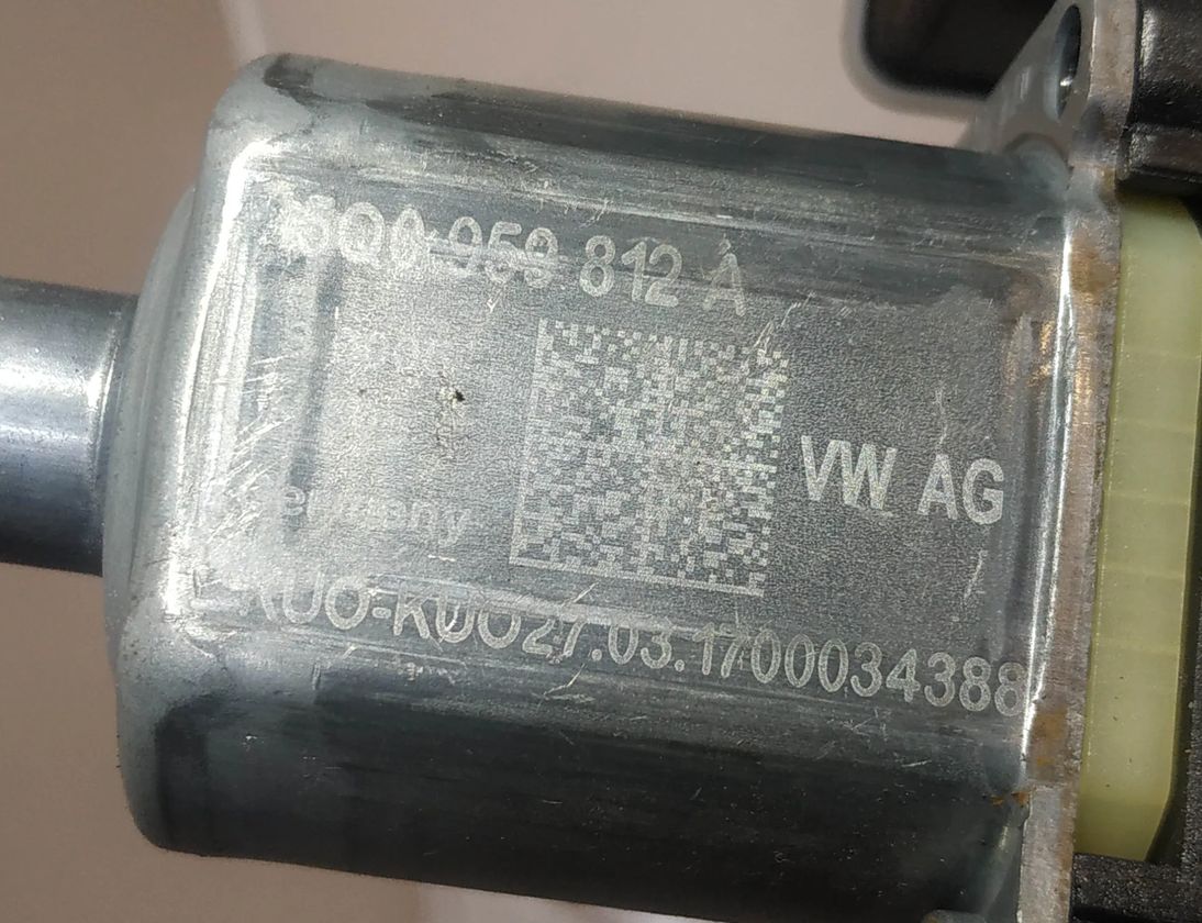 SKODA Superb 3 generation (2015-2023) Rear Right Door Window Control Motor 5Q0959812A,0130822724 21417252