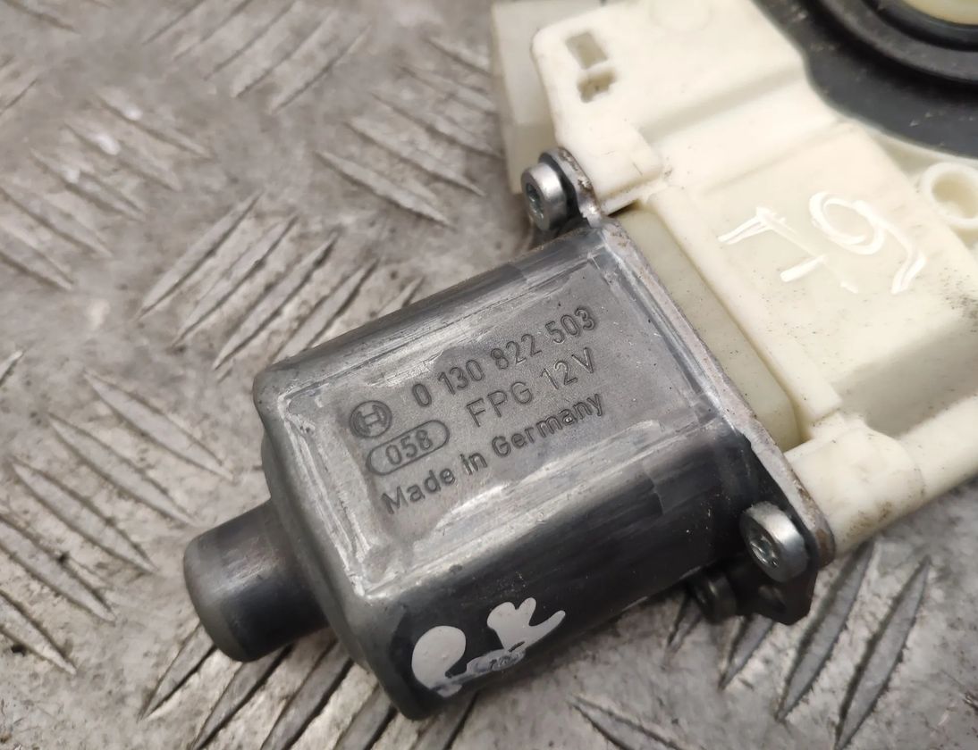 MERCEDES-BENZ C-Class W204/S204/C204 (2004-2015) Маторчик стеклоподъемника передней левой двери A2048200142,0130822503 21439841