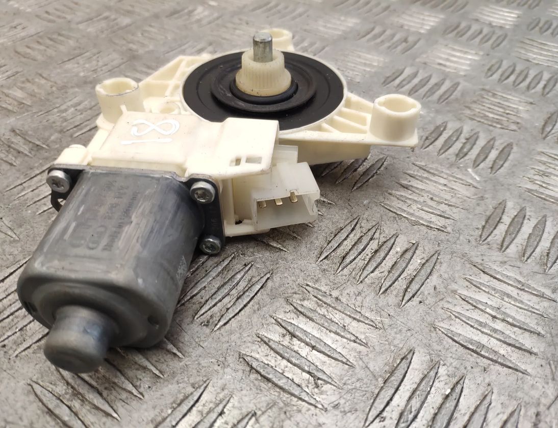 MERCEDES-BENZ C-Class W204/S204/C204 (2004-2015) Маторчик стеклоподъемника задней правой двери A2048200642,0130822504 21439845