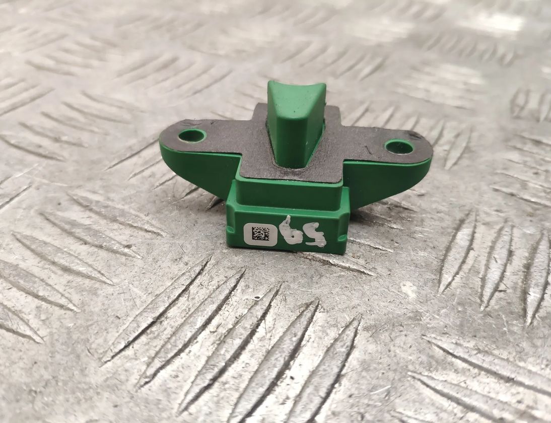 MERCEDES-BENZ C-Class W204/S204/C204 (2004-2015) Датчик удара задний левый A1729056100 21475937