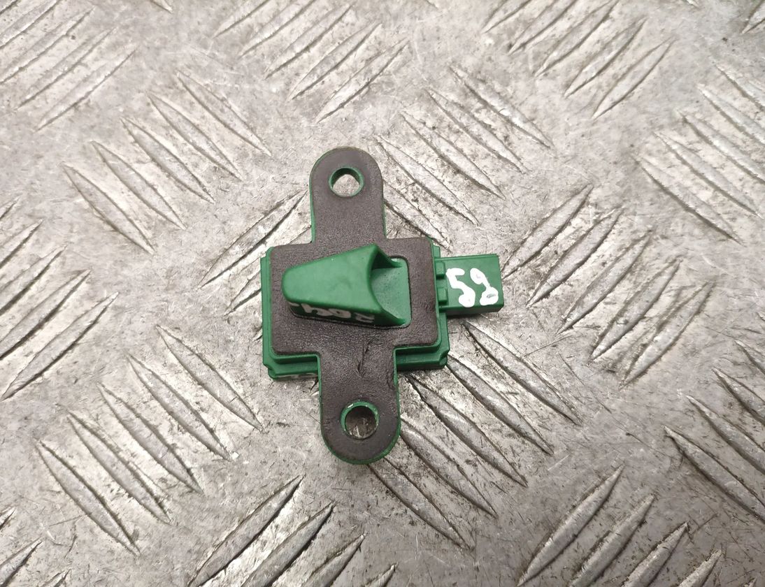 MERCEDES-BENZ C-Class W204/S204/C204 (2004-2015) Front Right Impact Sensor A1729056100 21718476