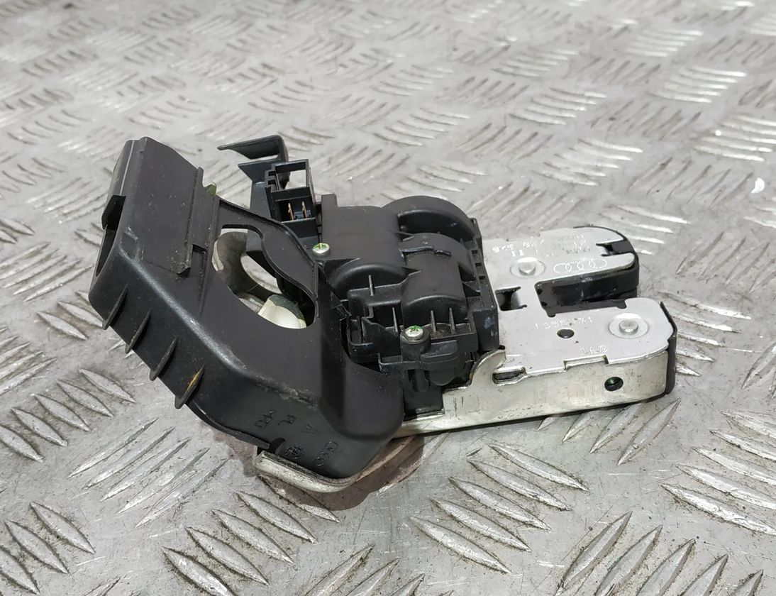AUDI A4 allroad B8 (2009-2015) Замок крышки багажника 8K9827505A 22296872