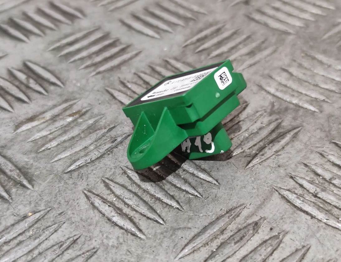 MERCEDES-BENZ CLS-Class C218/X218 (2011-2017) Front Right Impact Sensor A1729056100 23057553