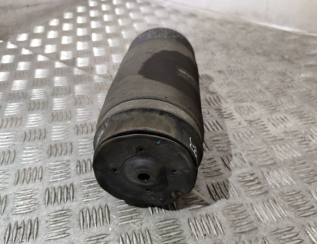 MERCEDES-BENZ GLE W166 (2015-2018) Подушка подвески задняя правая A1663200325 24819826