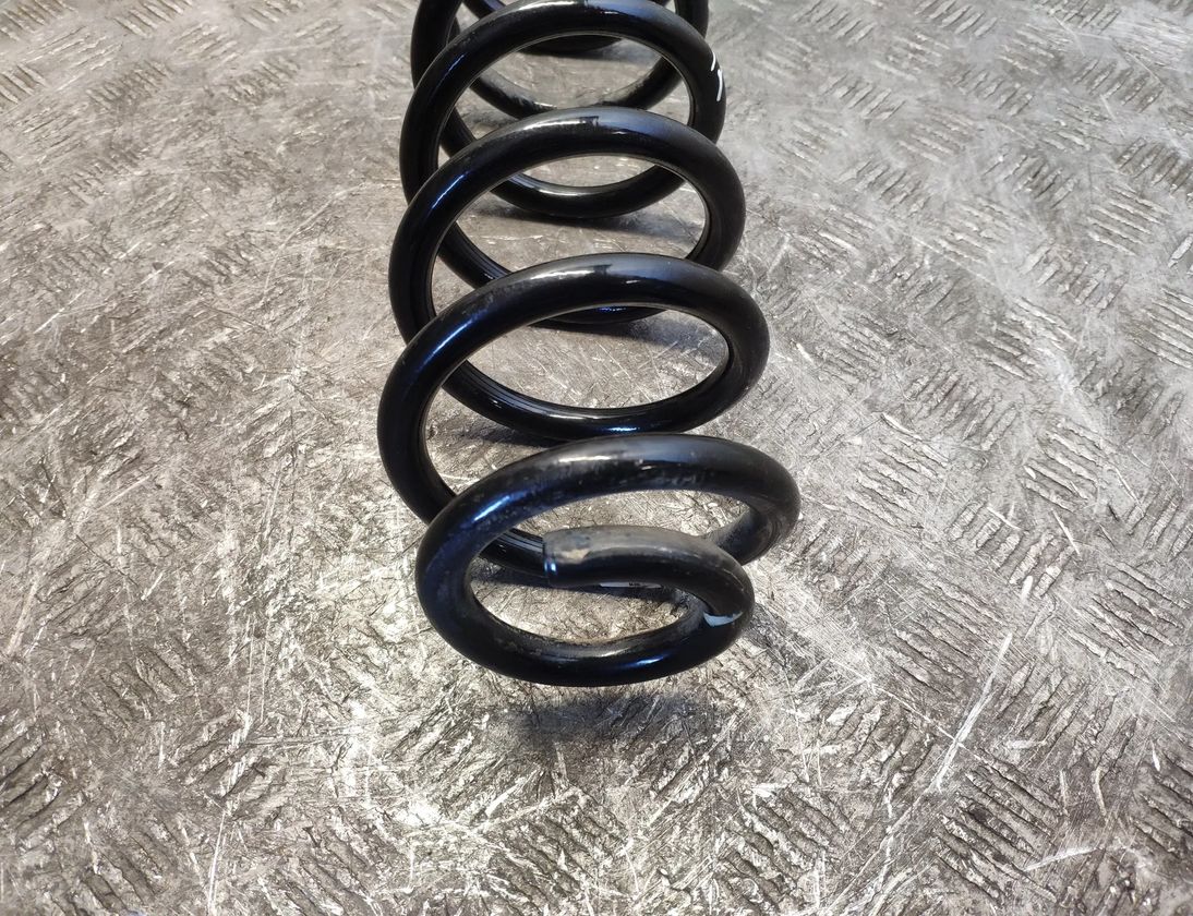 SKODA Superb 3 generation (2015-2023) Пружина амортизатора задняя правая 3Q0511115 29397127