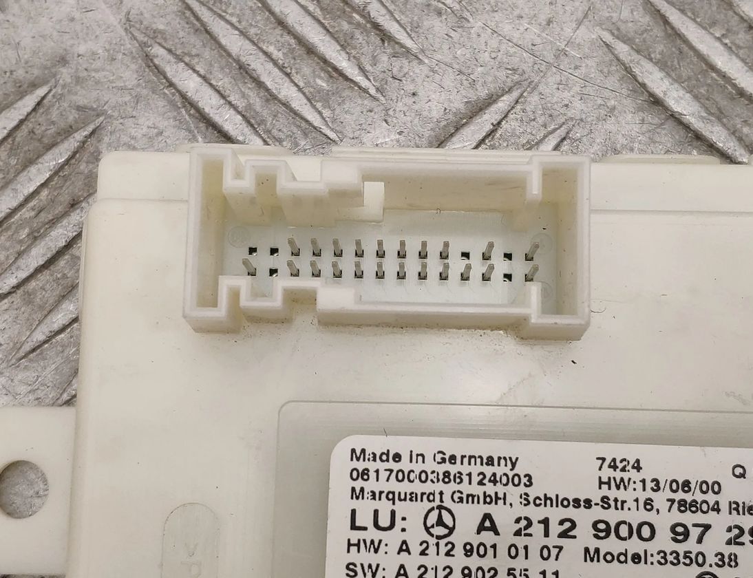 MERCEDES-BENZ GLA-Class X156 (2013-2020) Centrālās Atslēgas Vadības Bloks A2129009729 30324981