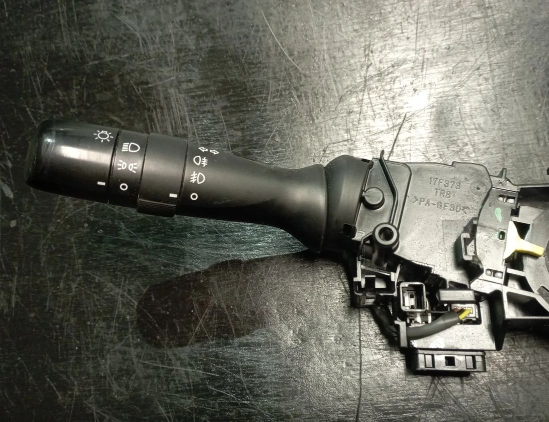 TOYOTA Verso 1 generation (2009-2015) Turn switch knob 05200-17F421 14254546