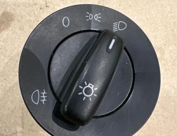 VOLKSWAGEN Passat B7 (2010-2015) Headlight Switch Control Unit 3C8941431BXSH,1K0941431A,1K0941431AHREH,3C8941431B,1K0941431BBREH,1K0941431BB,1K0941431PREH,1K0941431BREH,1K0941431P 32207334