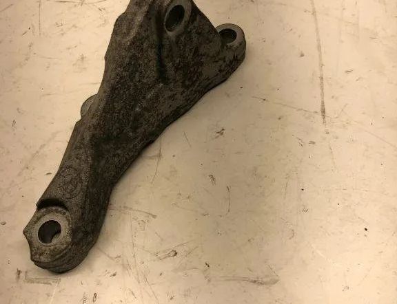 BMW 3 Series F30/F31 (2011-2020) Задняя скоба двигателя A319C03,AC46000,7810698 32208610