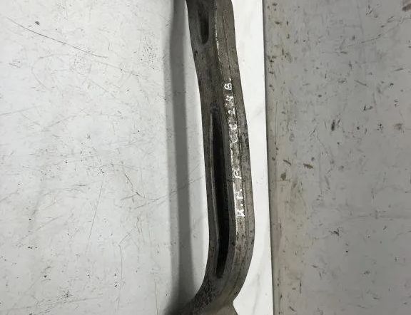 AUDI A6 C6/4F (2004-2011) Прямoи рычаг (Передний правый) 4E0407505F,4F0407693B,4F0407694,4E0407510F,4F0407694J,4E0407506F 32209787