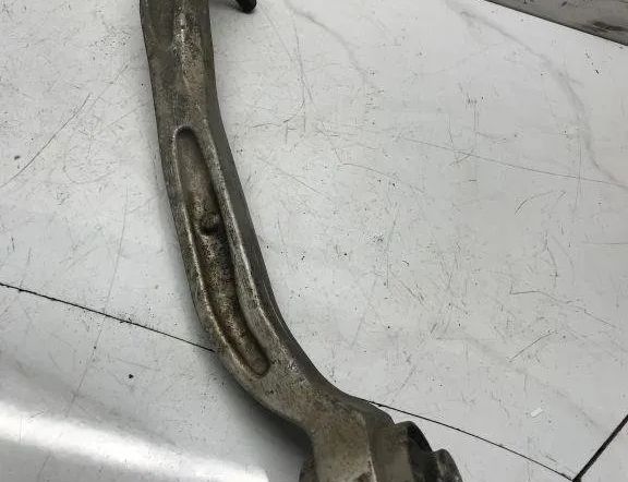 AUDI A6 C6/4F (2004-2011) Прямoи рычаг (Передний правый) 4E0407505F,4F0407693B,4F0407694,4E0407510F,4F0407694J,4E0407506F 32209787