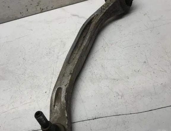 AUDI A6 C6/4F (2004-2011) Прямoи рычаг (Передний правый) 4E0407505F,4F0407693B,4F0407694,4E0407510F,4F0407694J,4E0407506F 32209787