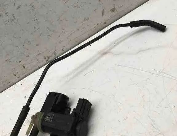 AUDI A4 B8/8K (2011-2016) Solenoid Valve 4010835A,250904793,8K0906627 32604517