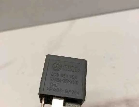 AUDI A4 B8/8K (2011-2016) Relejs V23134J52X300,4H0951253,A0025427219,A002542261928,8D0951253 32605928