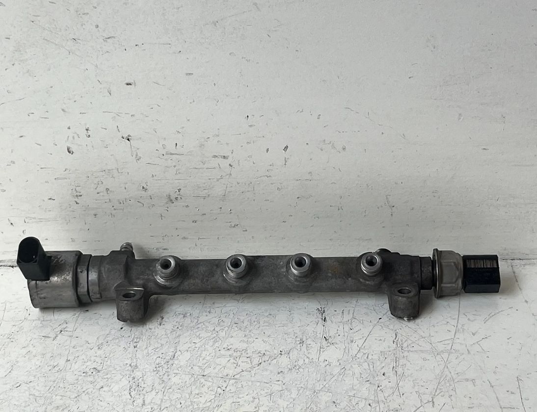 VOLKSWAGEN Variant VII TDI (2014-2024) Fuel Rail 04L089G,04L089,0904770 23570892