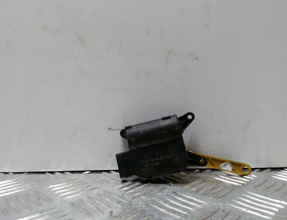 VOLKSWAGEN Passat B6 (2005-2010) Клапаны управления внутренним подогревом 0132801342 28375975