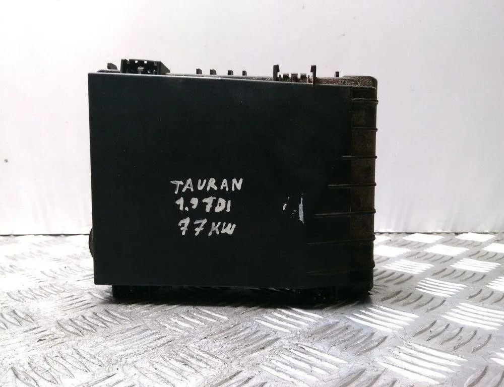 VOLKSWAGEN Touran 1 generation (2003-2015) Блок предохранителей 1K0937124H,1K0937806 28383958