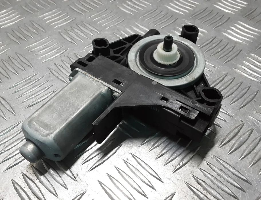 VOLVO V40 2 generation (2012-2020) Front Left Door Window Regulator Motor 966269103 28384178