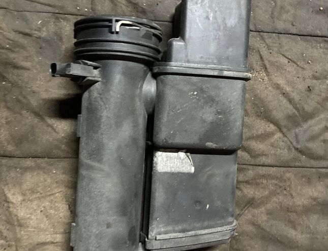 MERCEDES-BENZ E-Class W211/S211 (2002-2009) Starpdzesētāja / interkūlera truba A2115280308 28389272