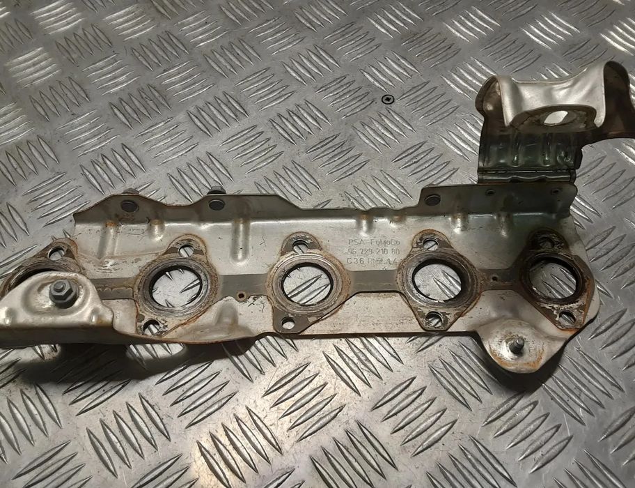 VOLVO V40 2 generation (2012-2020) Дополнительные внутренние детали двигателя 9672921080 28390107