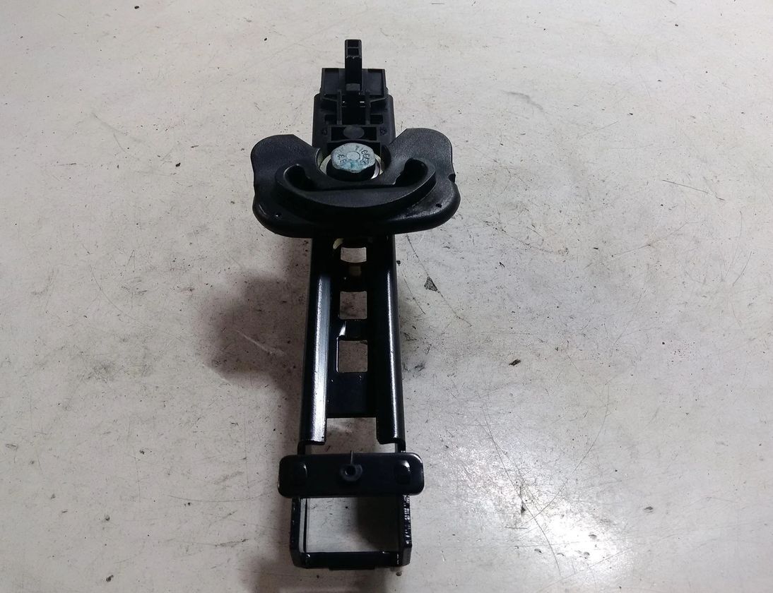 PORSCHE Cayenne 955 (2002-2010) Priekšējā kreisā drošības jostas augstuma regulētājs 560927324,7L0857819F 28402405