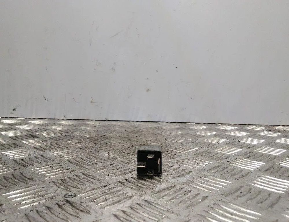 VOLKSWAGEN Golf 6 generation (2008-2015) Relays 8D0951253 28403100