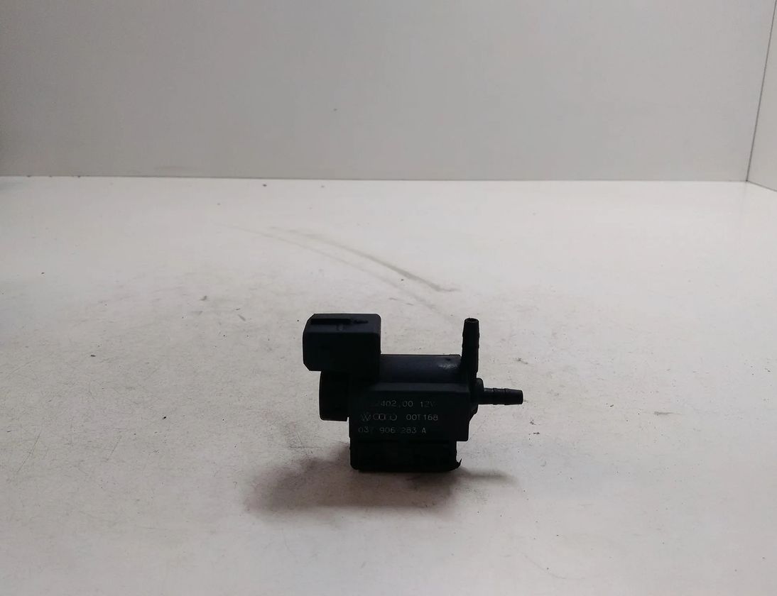 VOLKSWAGEN Golf 4 generation (1997-2006) Вакуумный клапан 72240200,037906283A 28404580