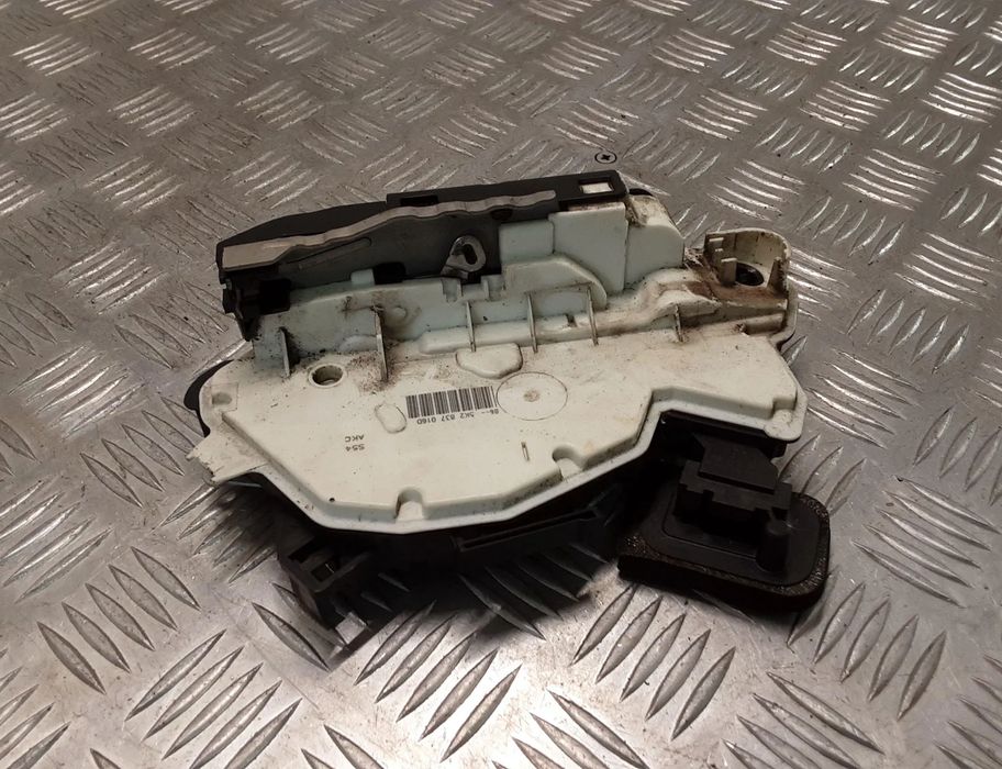 VOLKSWAGEN Golf 7 generation (2012-2024) Priekšējo labo durvju slēdzene 5K2837016D 28407147