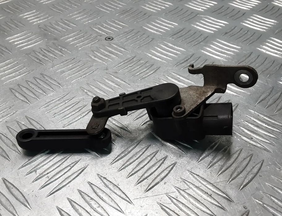 BMW 7 Series F01/F02 (2008-2015) Датчик уровня спереди справа 37146788571 28408071