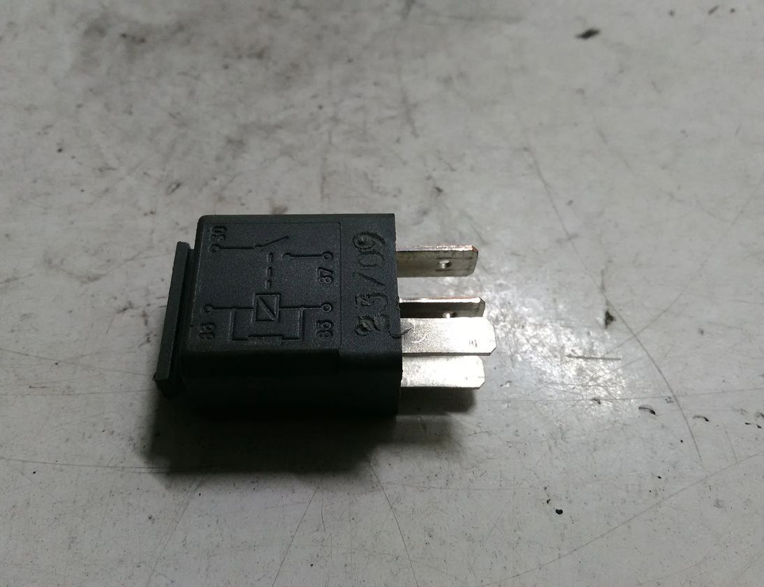 VOLKSWAGEN Golf 6 generation (2008-2015) Relays 1K0951253 28409004