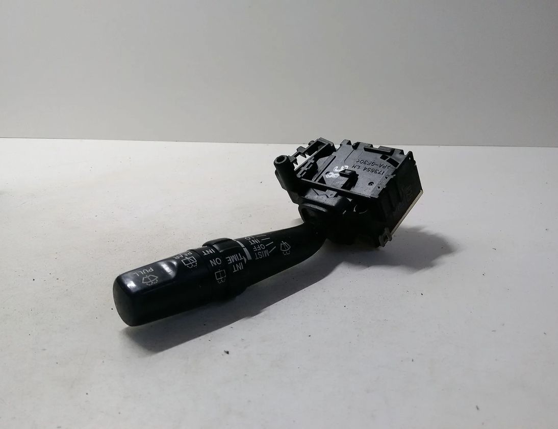 TOYOTA Previa 2 generation (2000-2006) Wiper Control 846522G470,173654 28410977