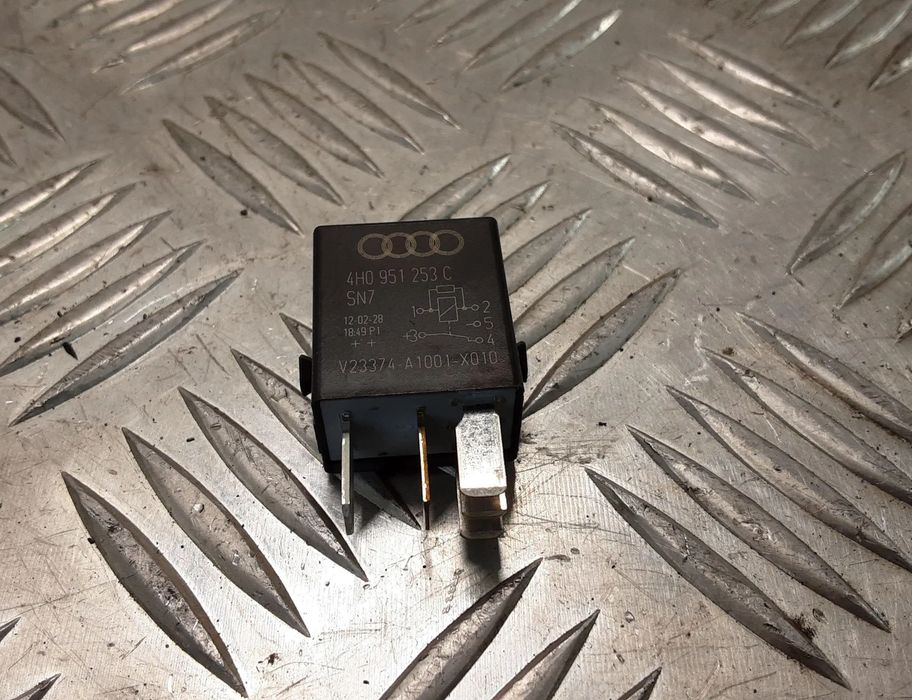 VOLKSWAGEN Golf 6 generation (2008-2015) Relays 4H0951253C 28418125