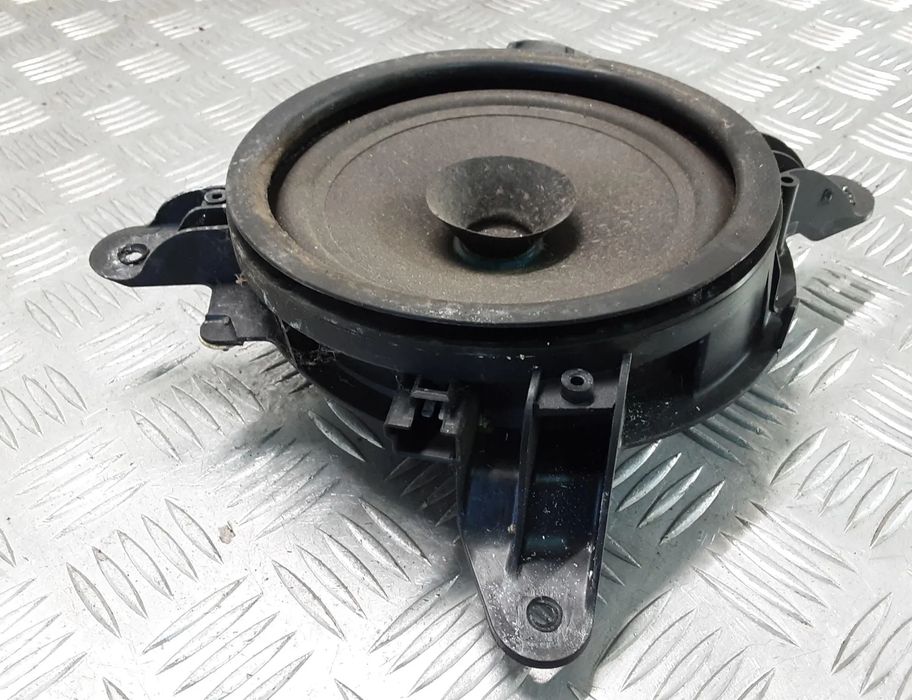 VOLVO V70 2 generation (2000-2008) Priekšējo labo durvju skaļrunis 30679500 28418494