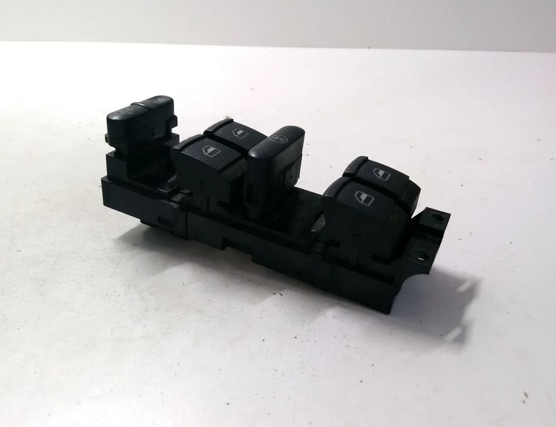 VOLKSWAGEN Passat B5 (1996-2005) Priekšējo kreiso durvju logu pacēlāja slēdži 1J4959857,F005S00011 28424448