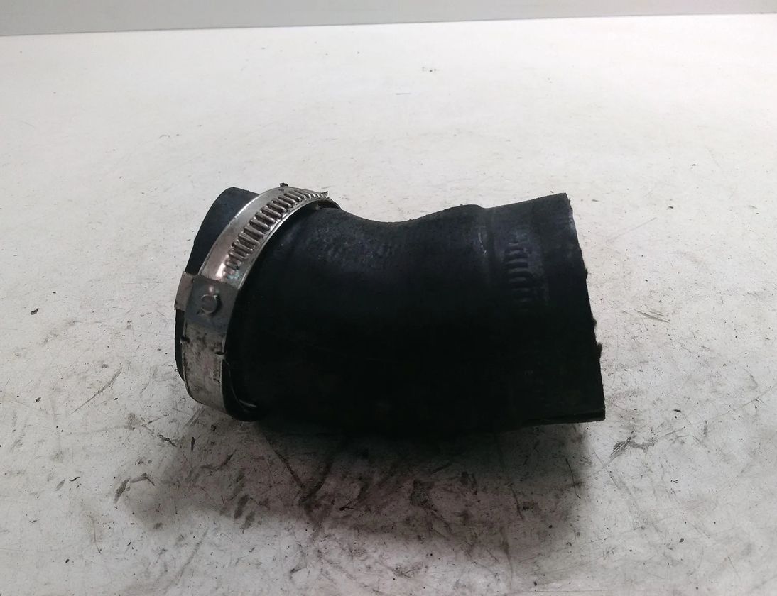 VOLKSWAGEN Passat B7 (2010-2015) шланг радиатора интеркулера 5N0145828E 28425853