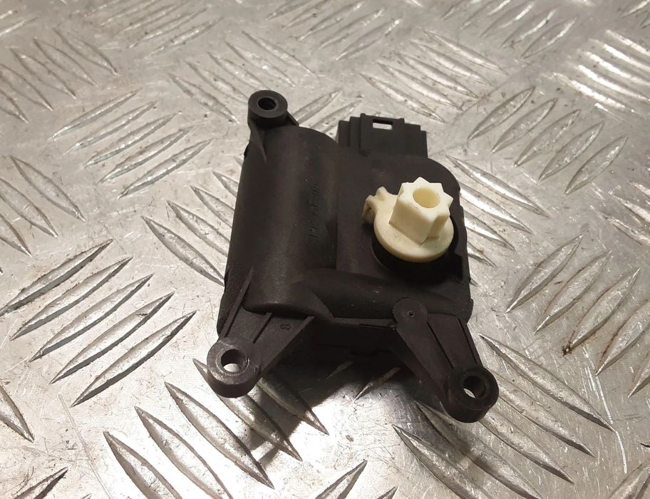 SEAT Leon 2 generation (2005-2012) Interior Heater Flap Motor Actuator 1K0907511 28437310