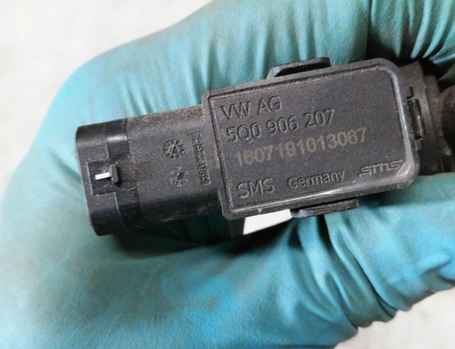AUDI A4 B9/8W (2015-2024) Vakuuma caurule 5Q0906207 30025320