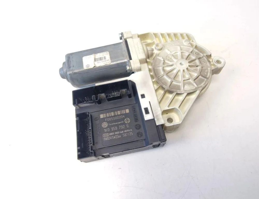 VOLKSWAGEN Passat B6 (2005-2010) Маторчик стеклоподъемника передней левой двери 1K0959792G,1K0959702K 31234830
