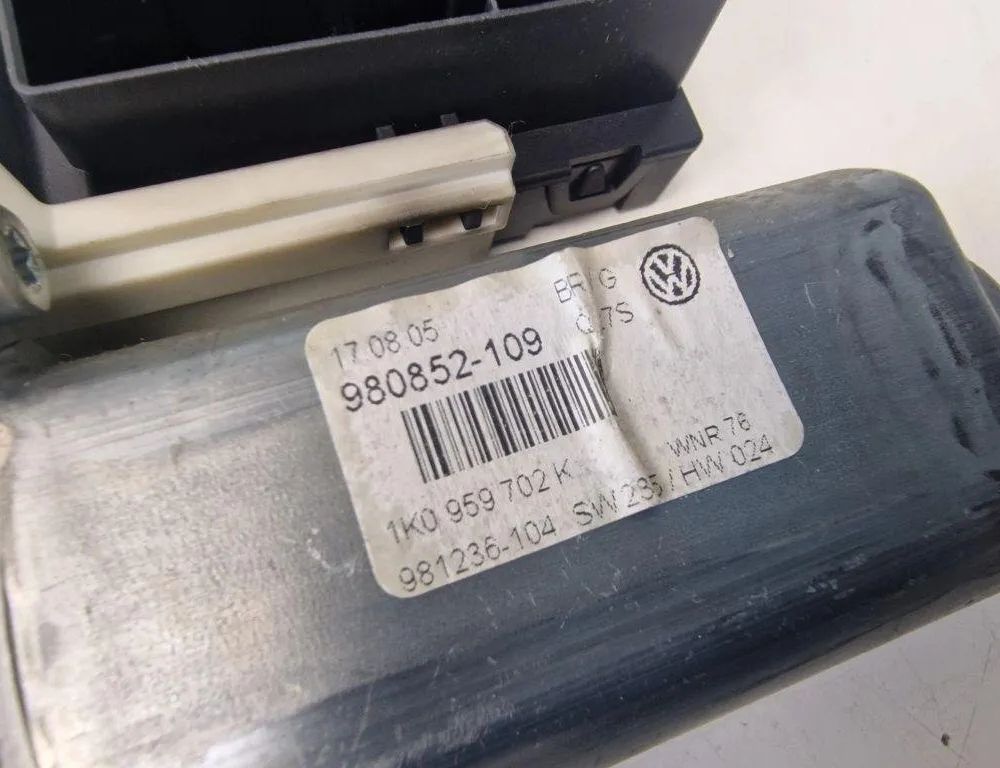 VOLKSWAGEN Passat B6 (2005-2010) Маторчик стеклоподъемника передней левой двери 1K0959792G,1K0959702K 31234830