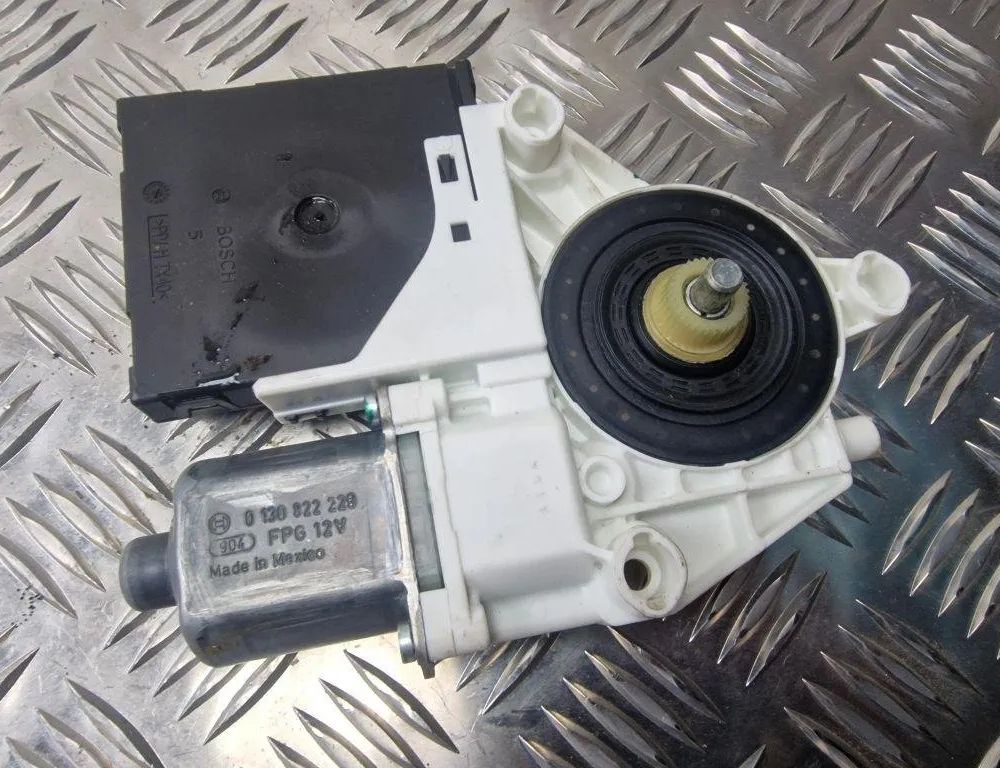 VOLKSWAGEN Variant VII TDI (2014-2024) Front Left Door Window Regulator Motor 1K0959792M 31234990