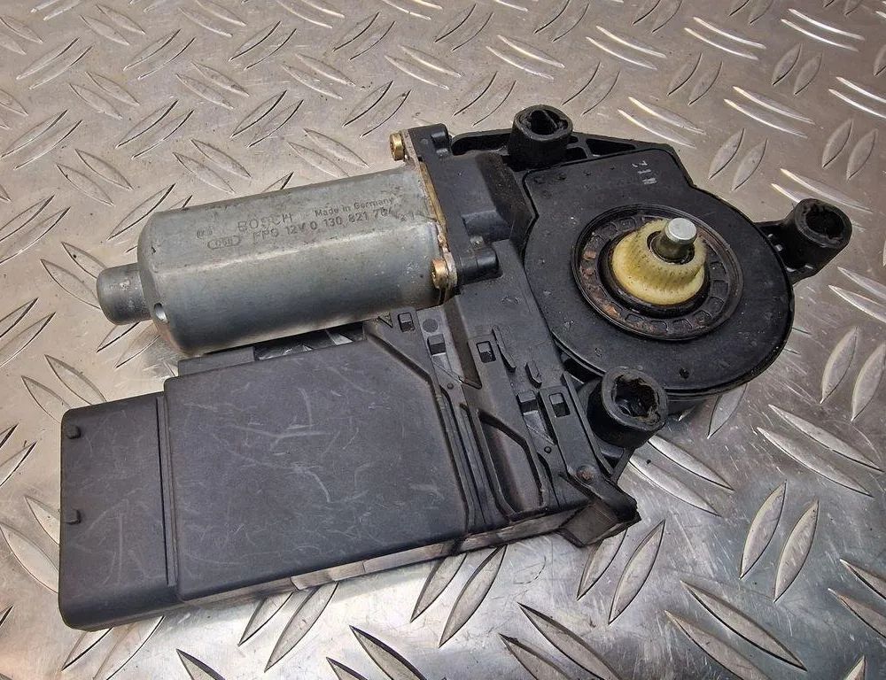 VOLKSWAGEN Golf 7 generation (2012-2024) Front Left Door Window Regulator Motor 101431208,0130821764 31235281